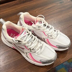 NEW Avia sneakers white/pink women’s sz 10